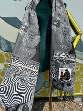 Load image into Gallery viewer, Trippy Stashmina
