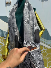 Load image into Gallery viewer, Trippy Stashmina
