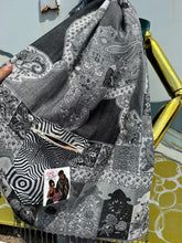 Load image into Gallery viewer, Trippy Stashmina
