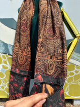 Load image into Gallery viewer, Red Garden Stashmina
